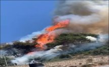 الطائرات الخفيفة تساهم في السيطرة على النيران في وادي عارة